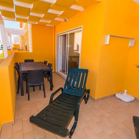 A 15min Walk From Cabanas, Pool, Bbq And Big Terrace, Wifi And Air Conditioning Conceição