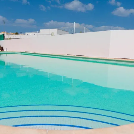 A 15min Walk From Cabanas, Pool, Bbq And Big Terrace, Wifi And Air Conditioning Apartmán