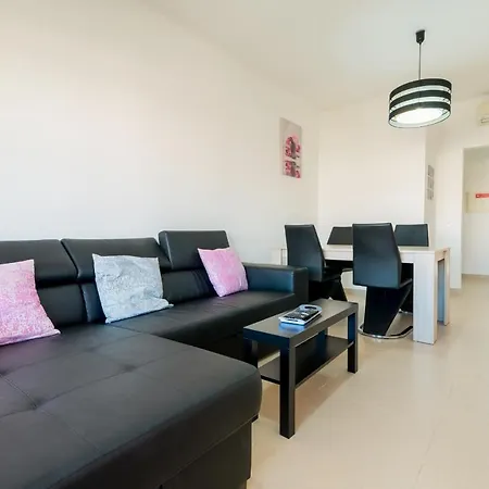 Lägenhet A 15min Walk From Cabanas, Pool, Bbq And Big Terrace, Wifi And Air Conditioning Conceição